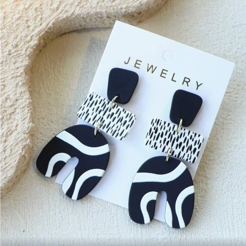 ✨NEW Tribal Black and White Geometric Earrings